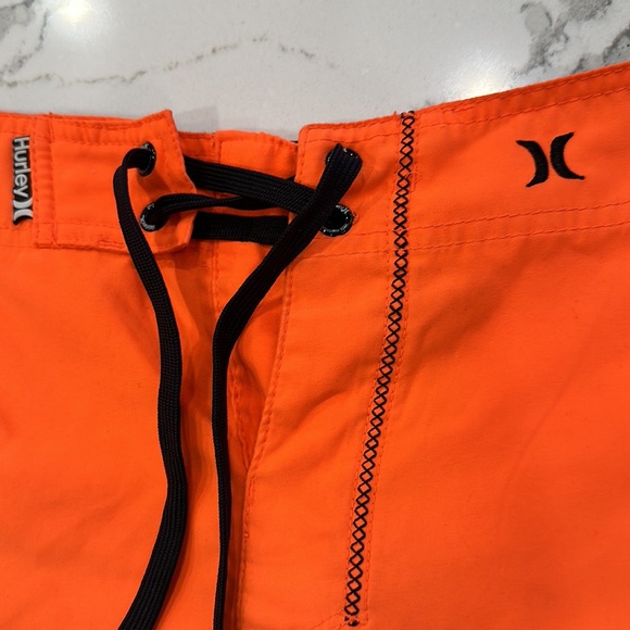 Hurley board shorts - Picture 3 of 9